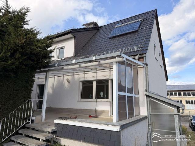 DHH mit Garten in toller Lage