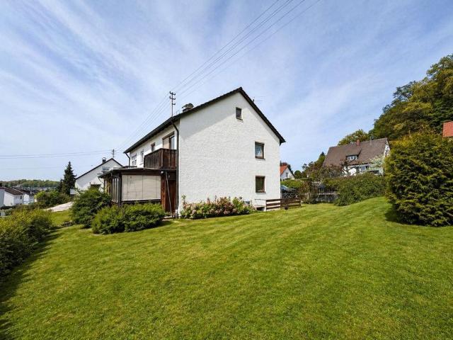 DHH mit großem Garten & Wintergarten in Krumbach