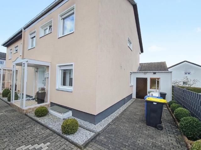 DHH mit Kamin, Garage & Terrasse in ruhiger Lage – ohne Provision