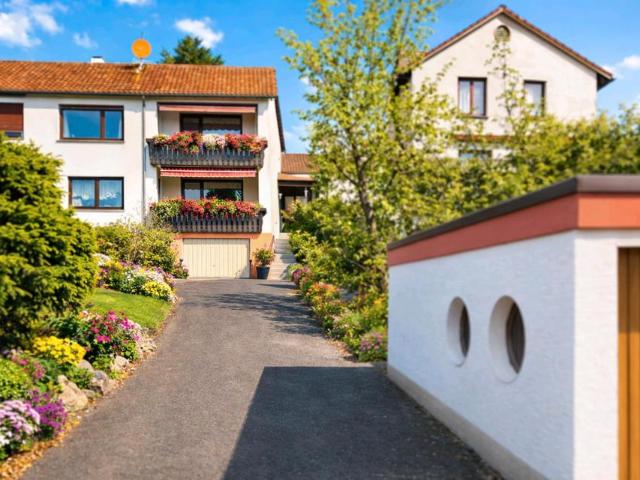 DHH mit Traum Ausblick in Südhanglage in Schweinheim