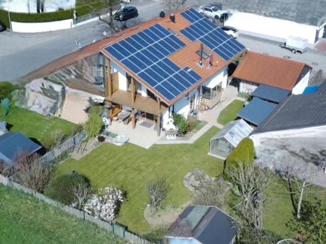 DHH Süden am Feldrand BJ 2001 519 qm Grund Energie B