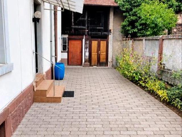 DHH renovierungsbedürftig in Grötzingen