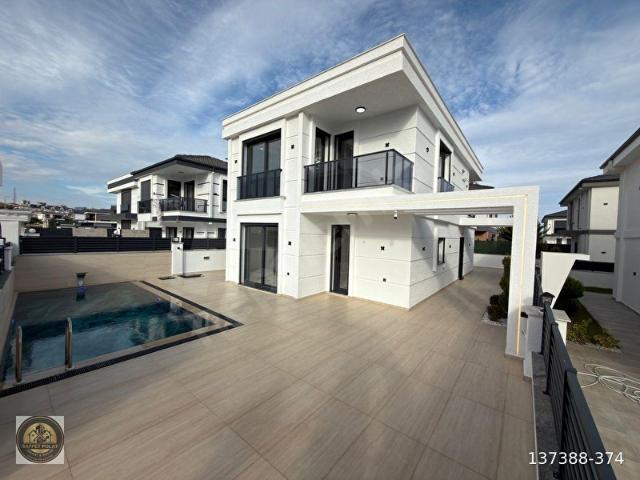 DİDİM MERKEZDE SATILIK TAM MÜSTAKİL 4+1 HAVUZLU OTOPARKLI ULTRA LÜKS AKILLI EV SİSTEMLİ VİLLA