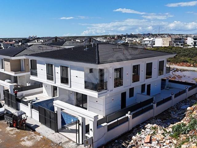 DİDİM EFELERDE HAVUZLUOTOPARKLI FULL EŞYALI SATILIK VİLLA