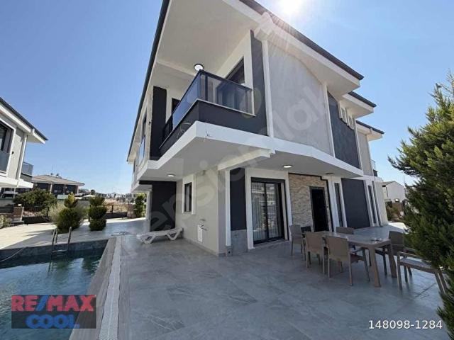 DİDİM LİMAN YOLUNA 250 METRE 3+1 AYRI MUTFAKLI FULL EŞYALI HAVUZ