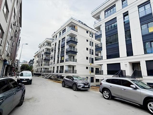 DİKİLİTAŞ MERKEZDE OTURUMA HAZIR SIFIR BİNADA SATLIK 1+1 DAİRE