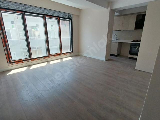 DİKİLITAŞ'TA OTOPARKLI,KLİMALI,ANKASTRELİ LÜKS FIRSAT DAİRESİ