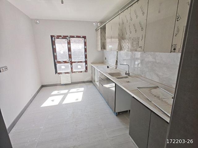 DİKMECE TOKİLERDE ARA KAT FIRSAT DAİRE