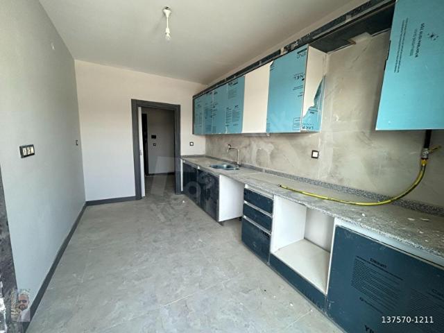 DİKMECE DE 6 BÖLGE 8.ETAPTA ANA CADDE ÜZERİ B03 BLOKTA ARAKAT KİRALIK DAİRE