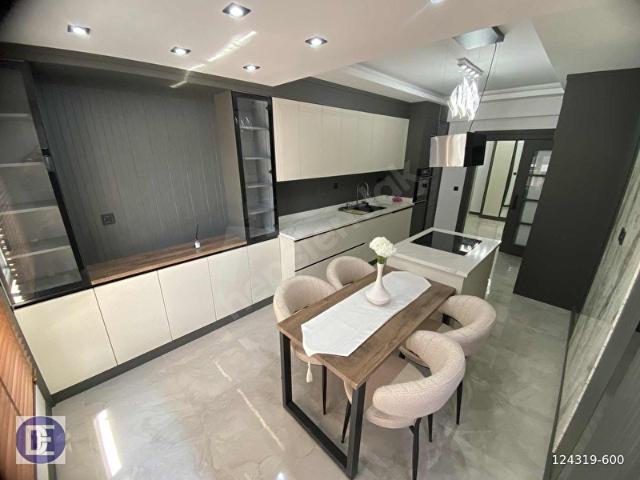 DİNÇ'TEN SATILIK MUAZZAM İŞÇİLİK VE ŞIK TASARIM İLE 4+1 DAİRE