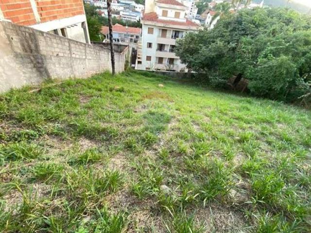 Dimensões do lote: 20,5 m frente, 25,0 m direito lote 37, 26, 0 m esquerdo lote 35 e 20,5 metros d