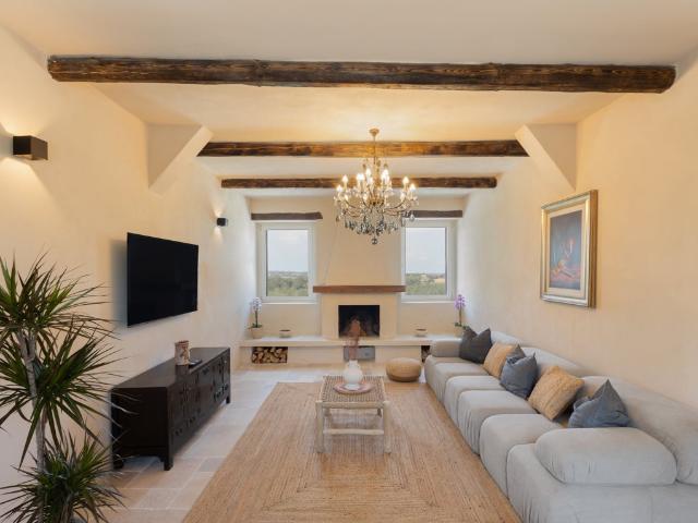Dimora con piscina e vista sulle colline 550m² Conzano