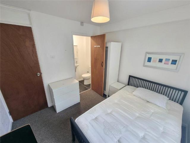 Dinthill, Hollinswood, Telford. 1 bed in a house share to rent £550 pcm £127 pw