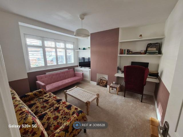 Dinton Road, London SW19, 1 bed maisonette to rent, £2,250 pcm | PrimeLocation