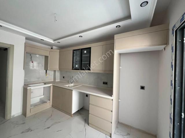 Dinçer Mahallesidaire 3+1 130 M2 5 Katınının 3 Katı Kapalı Mutfak Sıfır Full Yerden Isıtmalı