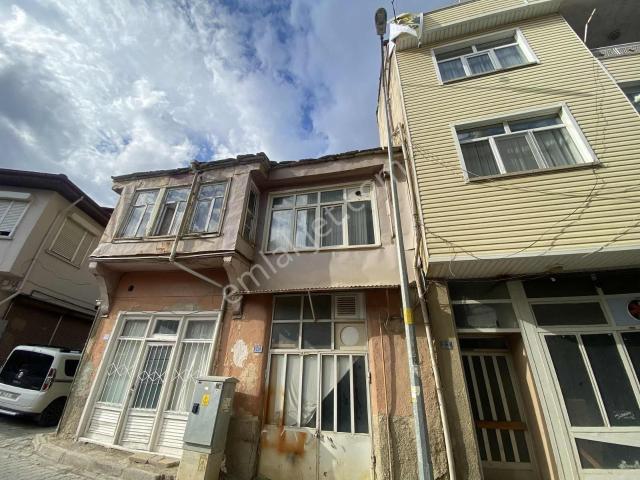 Dinamikten Çarşı Merkezde Apartman