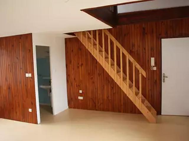 Dinan 22100 Location appartement 2 pièces t2 au dernier étage cave