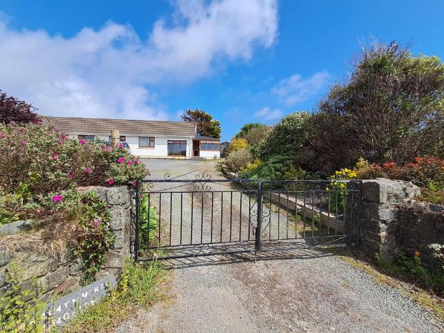 Dinas Cross, Newport 1 bed flat to rent £575 pcm £133 pw