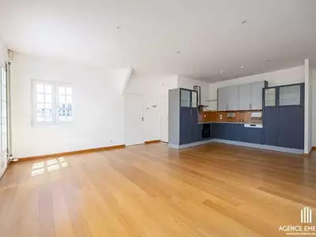 Dinard 35800 Location appartement 4 pièces t4 au dernier étage cave