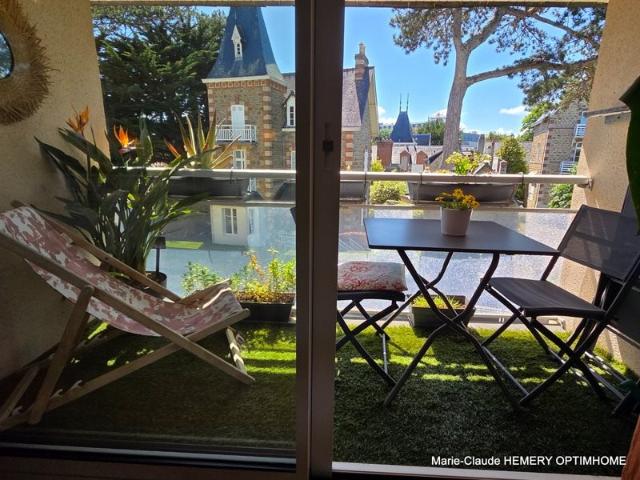 Dinard, Pointe de la Malouine. Appartement T2 traversant de. 54m² Dinard
