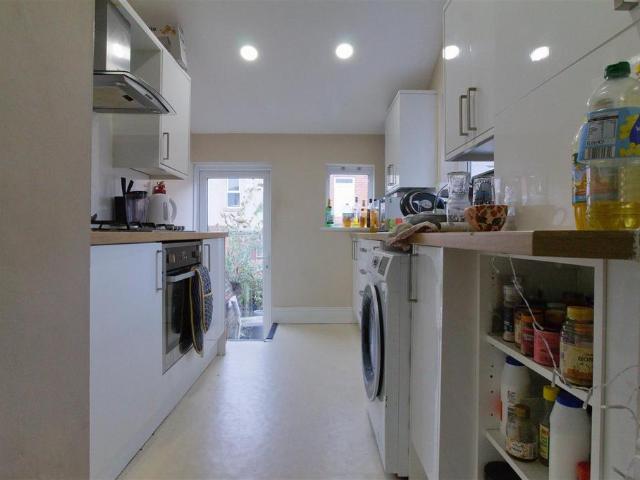 Dinsale Road, Sandyford 5 bed maisonette to rent £2,173 pcm £501 pw