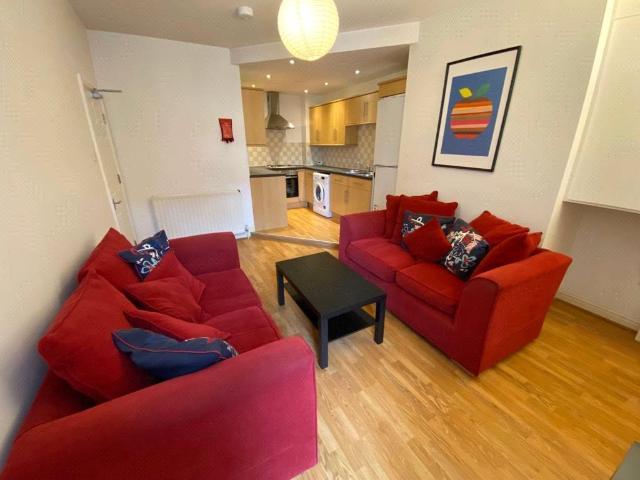 Dinsdale Road, Tyne and Wear NE2 3 bed flat to rent £1,625 pcm £375 pw