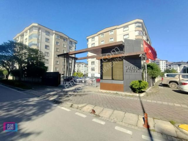 Dialog Doğuş Kiralık 3+1 Ara Katta Site İçi Daire 29 Ekim De