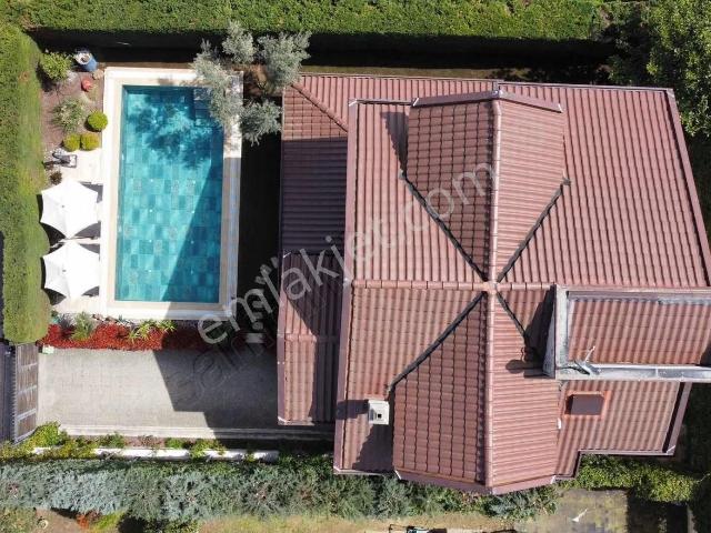 Dialog Yıldız / Merkezi Konumda Özel Tasarımlı Havuzlu Villa