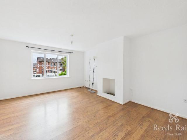Dialstone Lane, Stockport SK2 2 bed apartment to rent £995 pcm £230 pw
