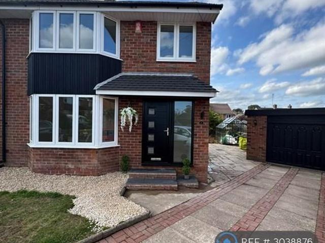 Diamond Close, Stoke On Trent, ST3 3 bed semi detached house to rent £1,600 pcm £369 pw