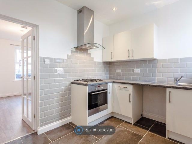 Diamond Place, Harrogate HG1, 2 bed terraced house to rent, £995 pcm | PrimeLocation