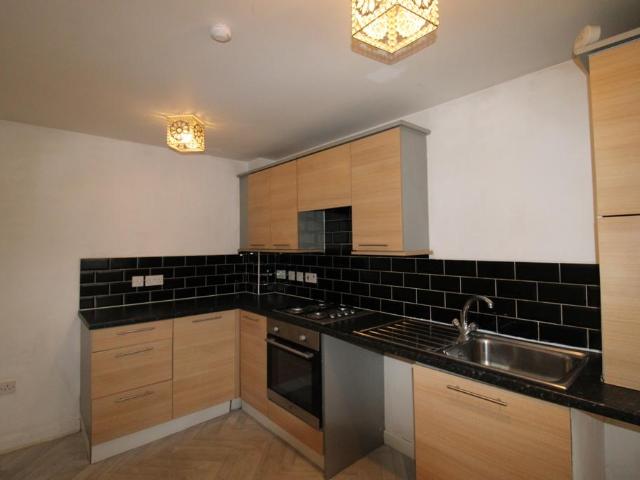 Diamond Road, Thornaby. 2 bed terraced house to rent £650 pcm £150 pw