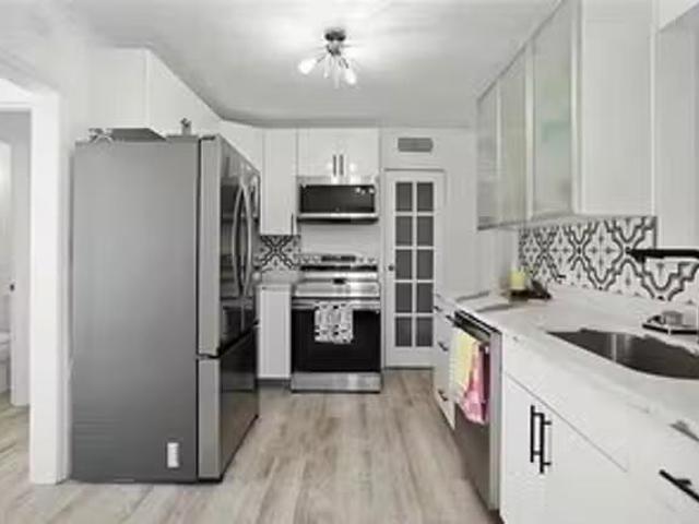 Diana Bittern, 559 Scotland St, Dunedin 2 Bedroom 2 Bath