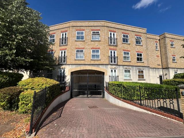 Dickens Heath Road, Dickens Heath, Solihull, West Midlands B90, 2 bed flat to rent, £1,300 pcm | PrimeLocation