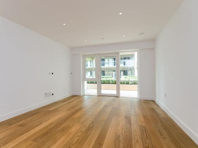 Dickens Yard, Ealing Broadway. 1 bed flat to rent £2,350 pcm £542 pw