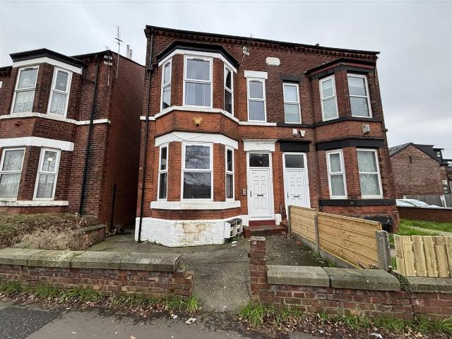 Dickenson Road, Fallowfield, Manchester M14, 2 bed flat to rent, £1,200 pcm | PrimeLocation