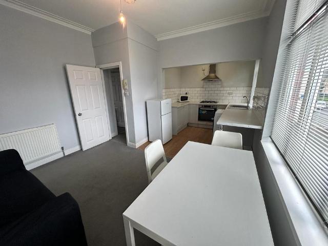 Dickenson Road, Longsight, Manchester 1 bed flat to rent £850 pcm £196 pw