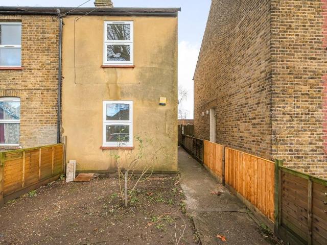 Dickerage Lane, New Malden, KT3 3 bed semi detached house to rent £1,900 pcm £438 pw