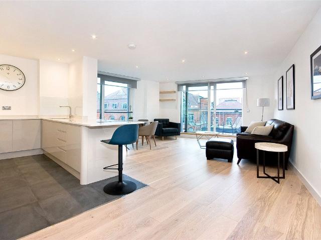 Dickinson Court, Brewhouse Yard EC1V, 1 bed flat to rent, £3,050 pcm | PrimeLocation