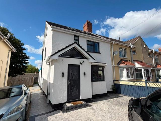 Dickinson Avenue, Wolverhampton 6 bed semi detached house to rent £1,950 pcm £450 pw