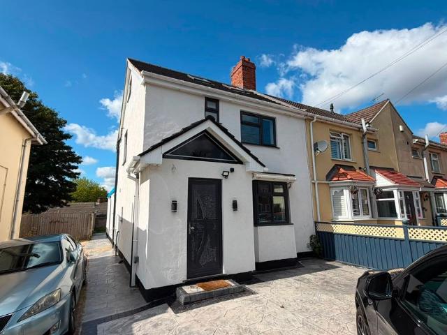 Dickinson Avenue, Wolverhampton WV10, 6 bed semi detached house to rent, £1,950 pcm | PrimeLocation