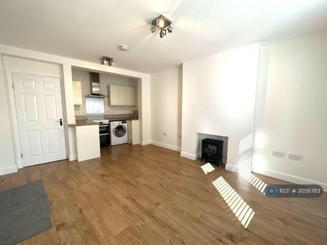 Dickinson Street, Derby, DE24 1 bed flat to rent £700 pcm £162 pw