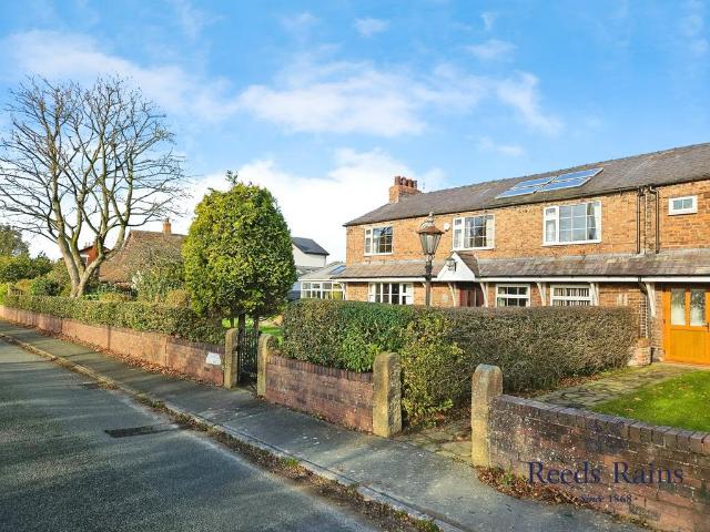 Dicklow Cob, Macclesfield SK11 4 bed semi detached house to rent £1,900 pcm £438 pw