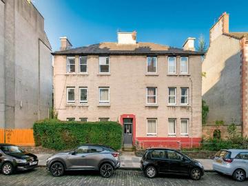 Dickson Street, Leith, Edinburgh 2 bed flat to rent £1,150 pcm £265 pw
