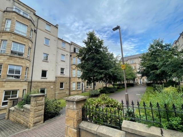 Dicksonfield, Leith, Edinburgh, EH7 2 bed flat to rent £1,400 pcm £323 pw