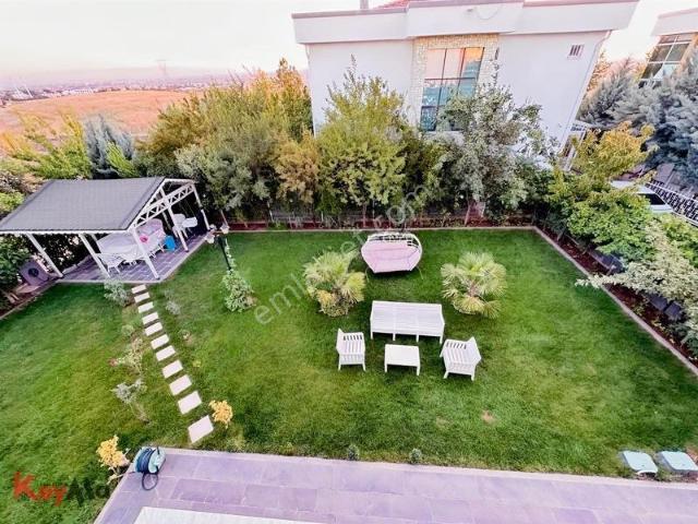 Dicle Üniversitesi Yakınnda Satılık Dubleks Villa