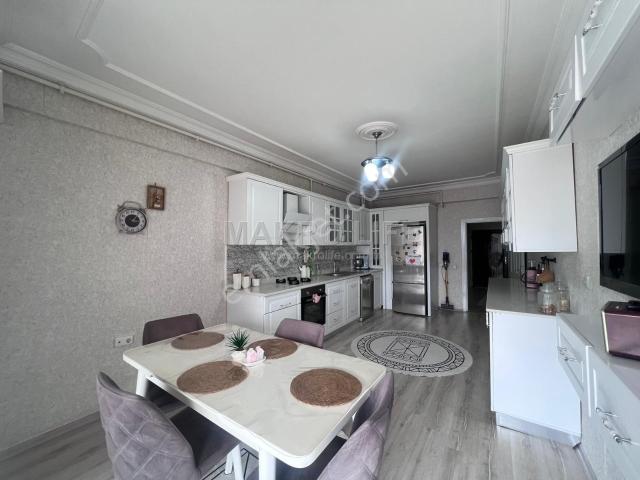 Diclekent Ana Cadde Üzeri Satılık Bakımlı Ara Kat Daire