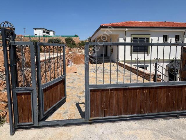 Didim Yeşiltepe'de 700 M² Arsa İçinde Havuzlu Tam Müstakil Villa!