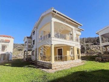 Didim Akbük Te Satılık 3+1 Triplex Uygun Vila