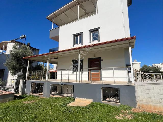 Didim Akbük Te Satılık 4+1 Bahçeli Villa